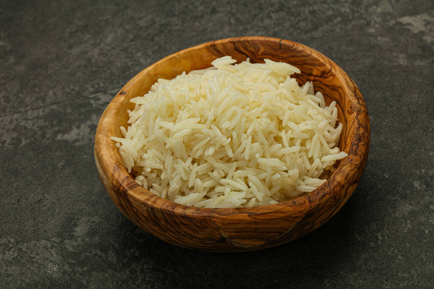 Parowany indyjski ryż basmati w misce - Zdjęcie, obraz
