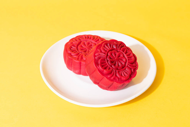 gâteau de lune saveur de velours rouge pour la fête de la mi-automne - Photo, image