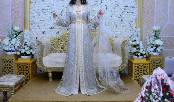 Házasság szerelem és divat: esküvői ruhák Marokkóban - Fotó, kép