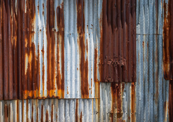 Fondo de textura de pared de acero galvanizado corrugado oxidado - Foto, Imagen