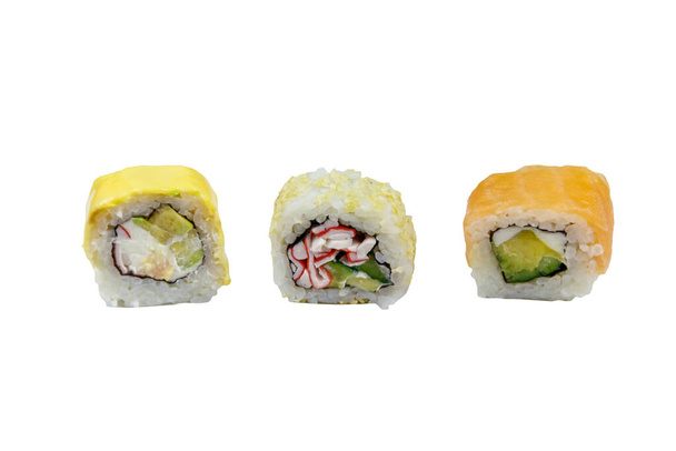 Drei verschiedene Sushi-Rollen isoliert auf weißem Hintergrund - Foto, Bild
