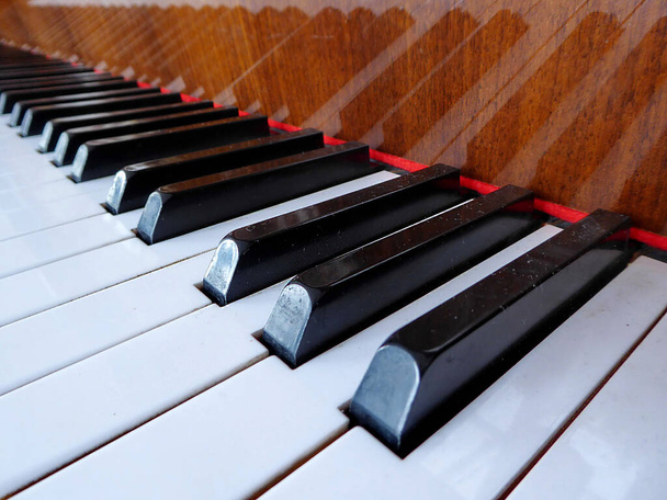 Close-up foto van piano toetsenbord - Foto, afbeelding