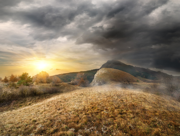 Krásný východ slunce v horách - Fotografie, Obrázek