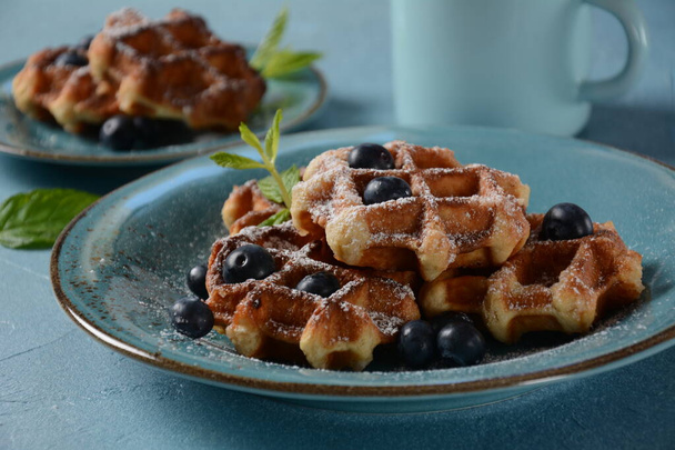 Traditional belgian waffles with fresh fruit  or american waffles delicious sweet dish, dessert snack menu concept - Foto, Imagen
