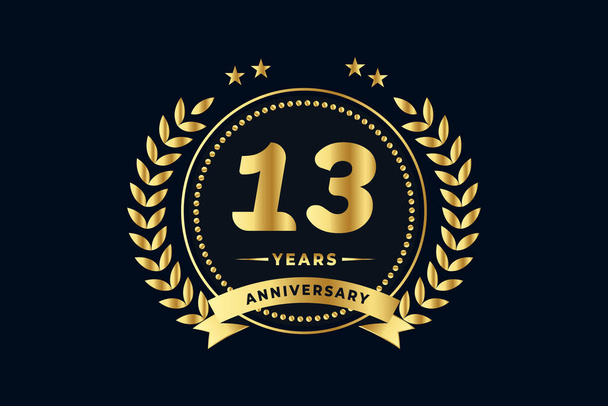 13. kultainen vuosipäivä logo, kiiltävä rengas ja kultainen nauha, laakeriseppele eristetty tummansininen tausta - Vektori, kuva