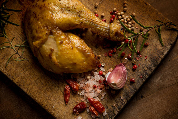 chicken legs with spice pepper salt and rosemary - Valokuva, kuva