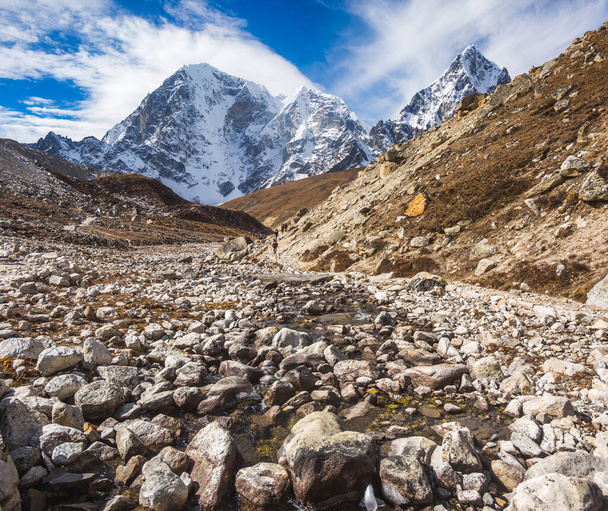 Fino al campo base dell'Everest. Parco nazionale Sagarmatha, Himalaya, Nepal - Foto, immagini