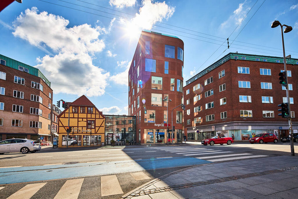 Danimarka 'da şişe şeklindeki apartman dairesi. - Fotoğraf, Görsel