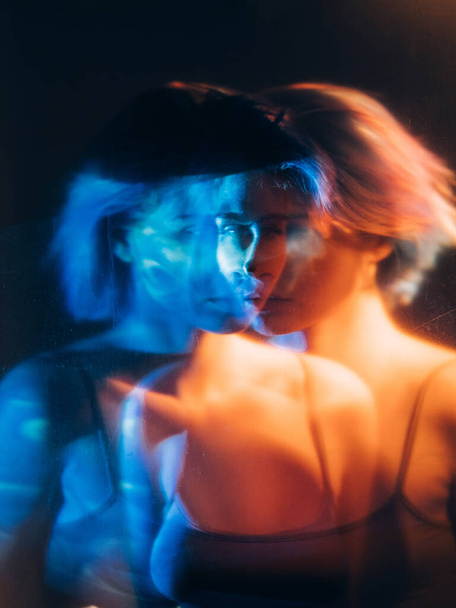 split mind bipolar disorder woman art silhouette - Zdjęcie, obraz