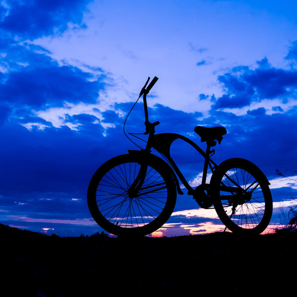 silhouette della bicicletta
  - Foto, immagini