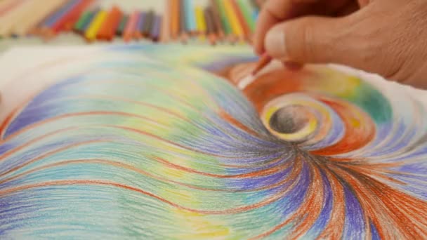 taiteellinen piirustus paperille pastellien luovuuden käsite - Materiaali, video
