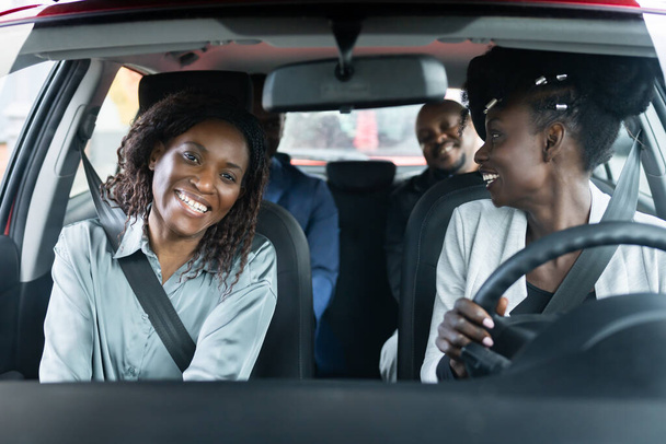 Carpool Ride Sharing. African People Using Car Share - Fotoğraf, Görsel