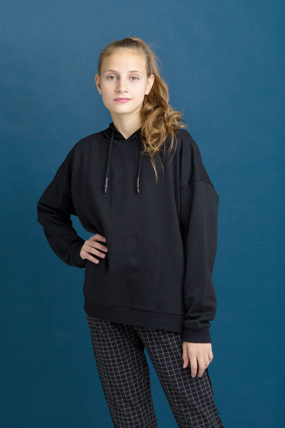 Pretty teenage girl in black stylish clothes - Valokuva, kuva