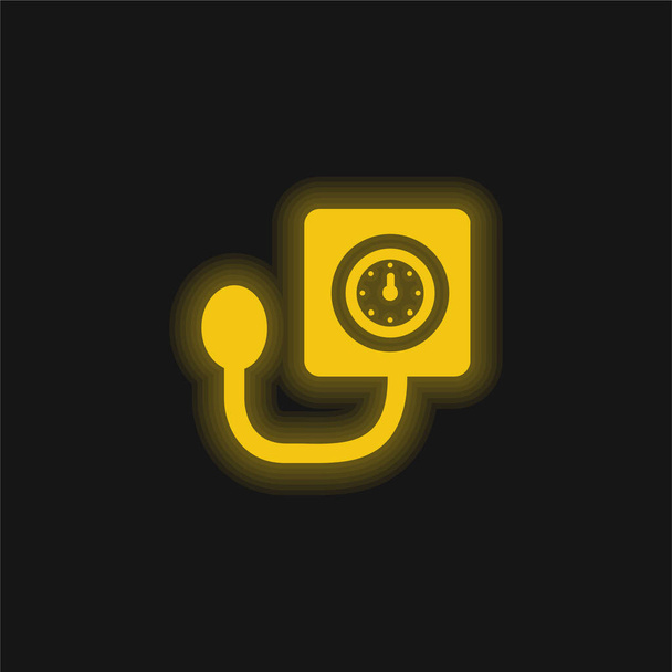 Blutdruck-Kontroll-Tool gelb leuchtendes Neon-Symbol - Vektor, Bild