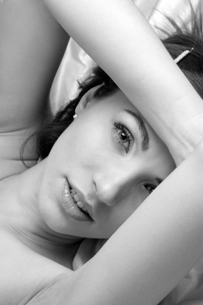 Black and white portrait of beautiful young woman - Zdjęcie, obraz