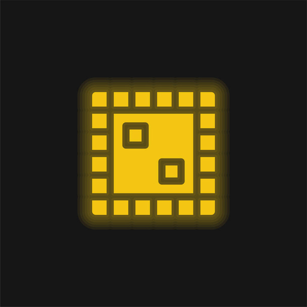Board Game yellow glowing neon icon - Vector, Image