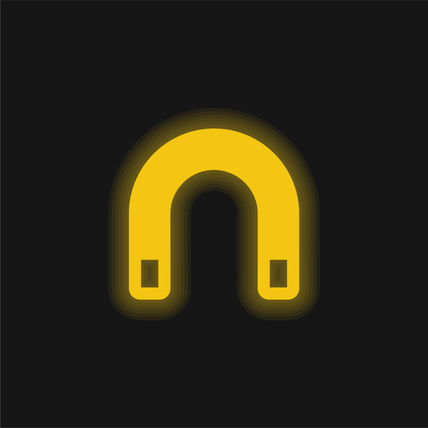 Big Magnet yellow glowing neon icon - Vector, Image