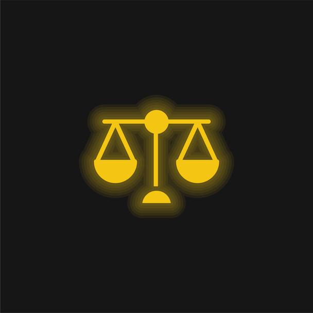 Balance Scale yellow glowing neon icon - Vector, Image