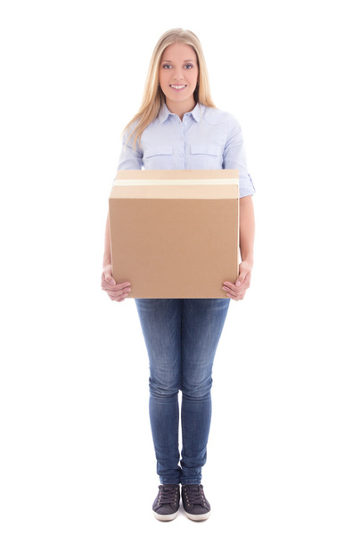 junge blonde Frau holding Karton isoliert auf weiss  - Foto, Bild