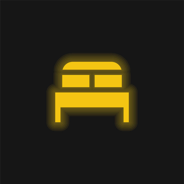 Bed yellow glowing neon icon - Vector, Image