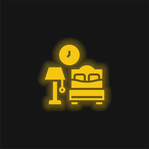 Accomodation yellow glowing neon icon - Vektör, Görsel