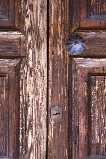 latão batedor e porta de vidro de madeira caronno varesino varese
   - Foto, Imagem