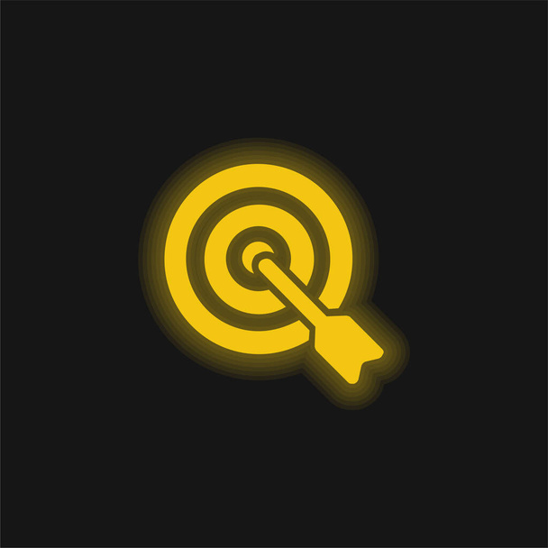 ターゲット黄色の輝くネオンアイコン上の矢印 - ベクター画像
