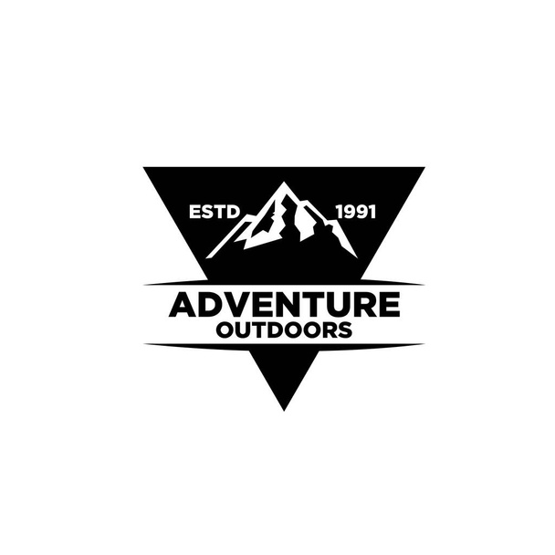 premium simple montaña aventura al aire libre insignia vector icono ilustración diseño aislado fondo - Vector, Imagen