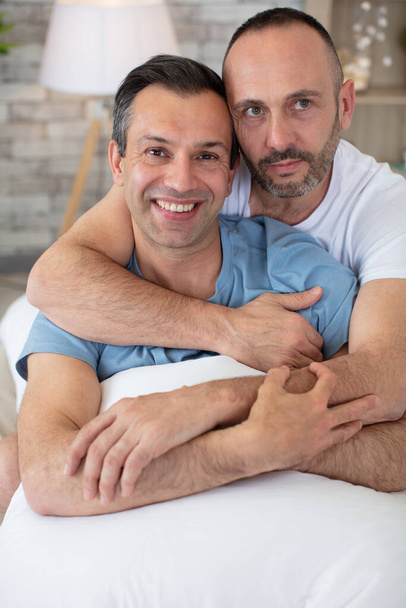 gay couple love home concept - Foto, afbeelding