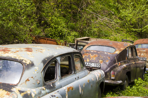 Oude oldtimer en auto in Georgië - Foto, afbeelding