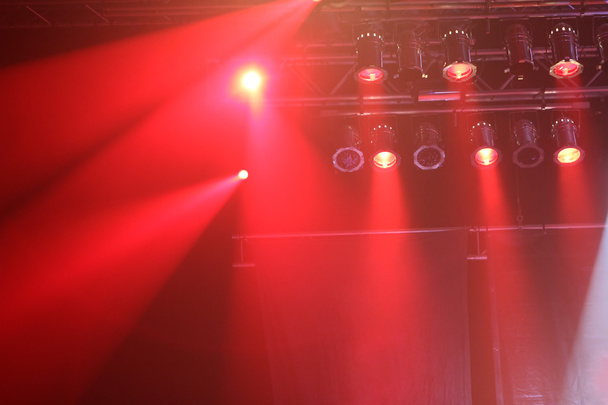 Luz vermelha do concerto
 - Foto, Imagem