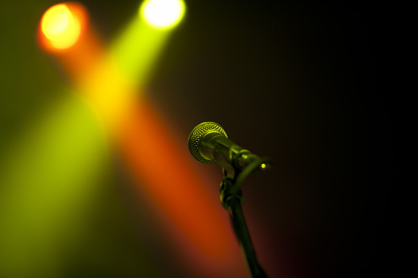 микрофон на сцене
 - Фото, изображение