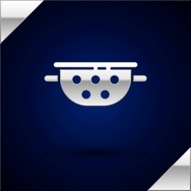 Silbernes Küchensieb-Symbol isoliert auf dunkelblauem Hintergrund. Kochutensilien. Besteckschild vorhanden. Vektor. - Vektor, Bild