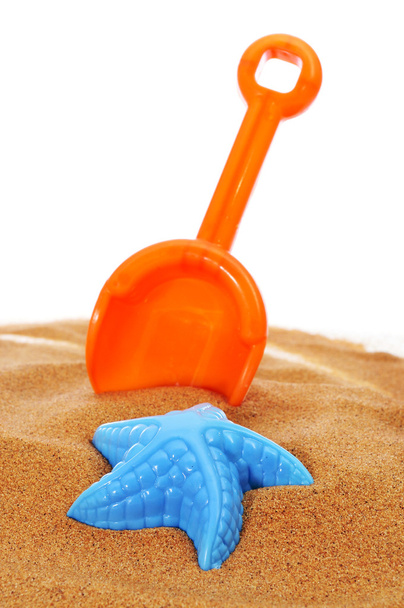 παιχνίδι φτυάρι και καλούπι άμμο - Φωτογραφία, εικόνα