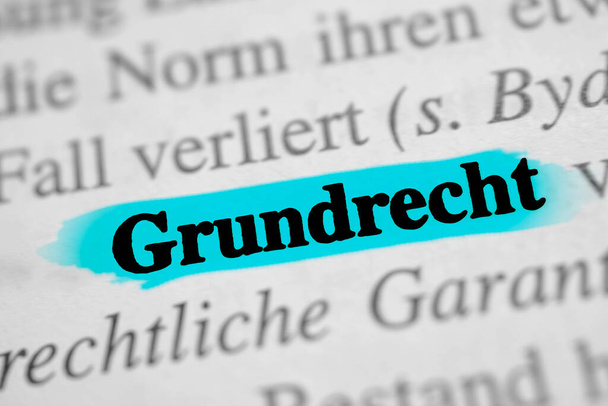 Grundrecht a német szó az alapvető jogokra - kékkel jelölve  - Fotó, kép