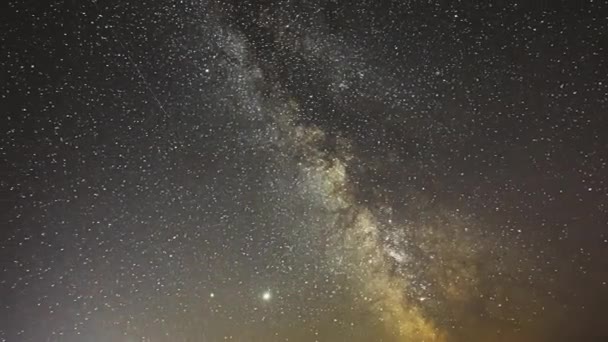 Night Starry Sky Linnunrata Galaxy hehkuva tähteä. Taivaantähtien hehku 4K luonnollinen tausta - Materiaali, video