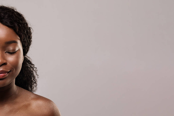 Spa Relax. Cropped Image Of Beautiful Black Woman With Naked Shoulders - Fotografie, Obrázek