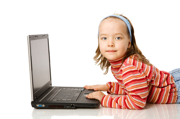 Girl typing message - Φωτογραφία, εικόνα