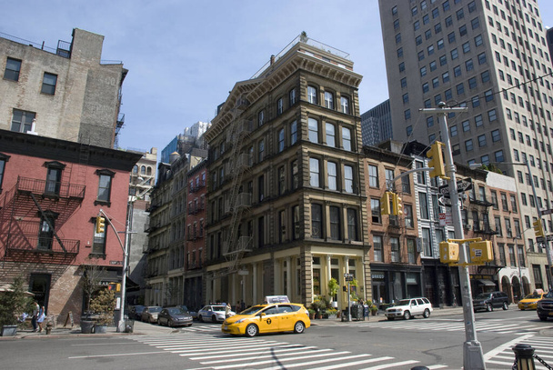NEW YORK CITY, UNITED STATES - May 25, 2015: Houses and streets of Tribeca, Manhattan - New York City - Zdjęcie, obraz