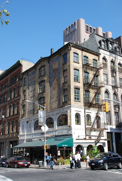 NEW YORK CITY, UNITED STATES - Sep 20, 2007: Houses and streets of Tribeca, Manhattan - New York City - Foto, immagini