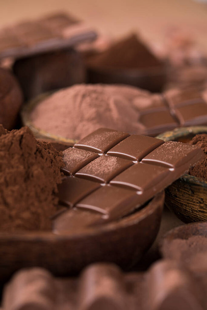 Ποικιλία σοκολάτα, καραμέλα γλυκό, κακάο pod - Φωτογραφία, εικόνα