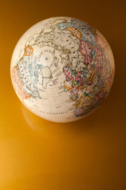 Глобус на золоте
 - Фото, изображение