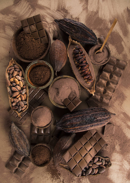 Какао-стручок і шоколадний бар і десертний фон з їжею
 - Фото, зображення
