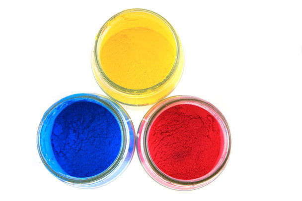 azurová, fialová a žlutá barva v izolovaném skle - Fotografie, Obrázek