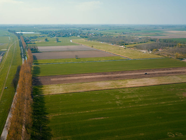Ilmakuva laajasta suuresta maatilapellosta Alankomaissa - Valokuva, kuva