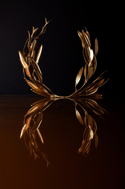 Golden Olive Wreath - 写真・画像