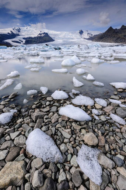 Ice in lagoon of glacial river, glacier Breidarlon, Iceland, Europe - Foto, Imagen