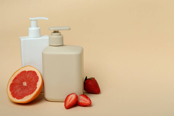 Natural shower gel and ingredients on beige background - Fotoğraf, Görsel