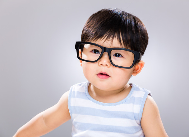 Adorable bébé garçon portant des lunettes
 - Photo, image