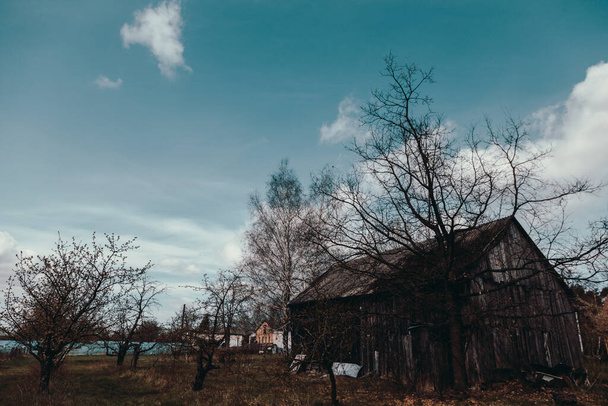 Vanha puinen lato Puolan maaseudulla - Valokuva, kuva